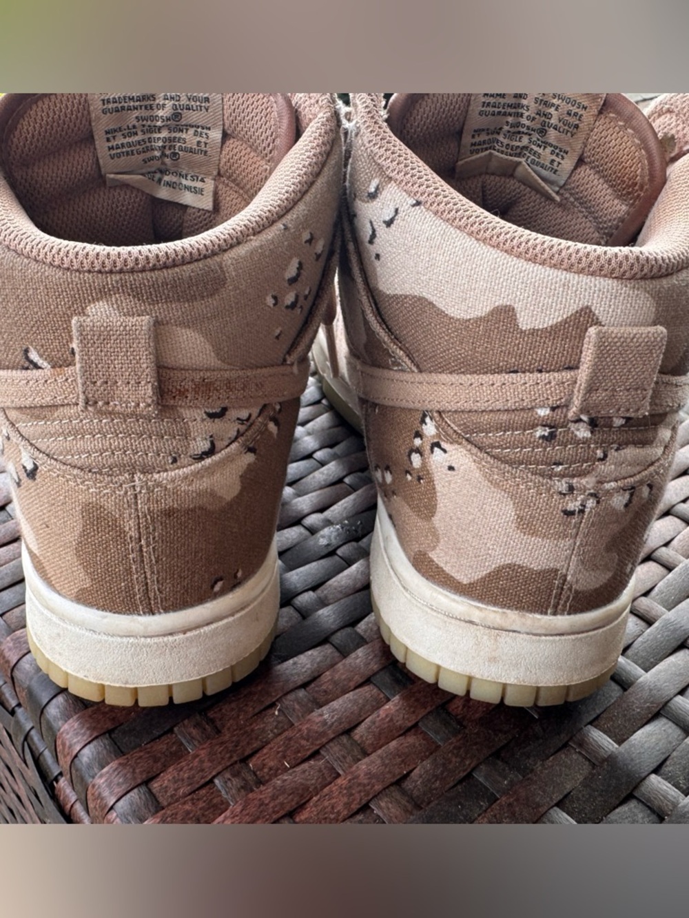 Nike Dunk Women’s Desert Camo High-Top Sneakers size 7.5 Preowned no box - Picture 4 of 6